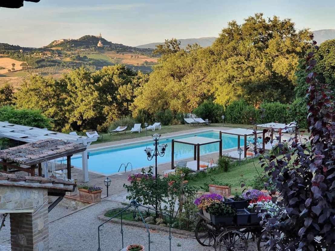 Residenza Collefiorito Lejlighedshotel Todi Eksteriør billede