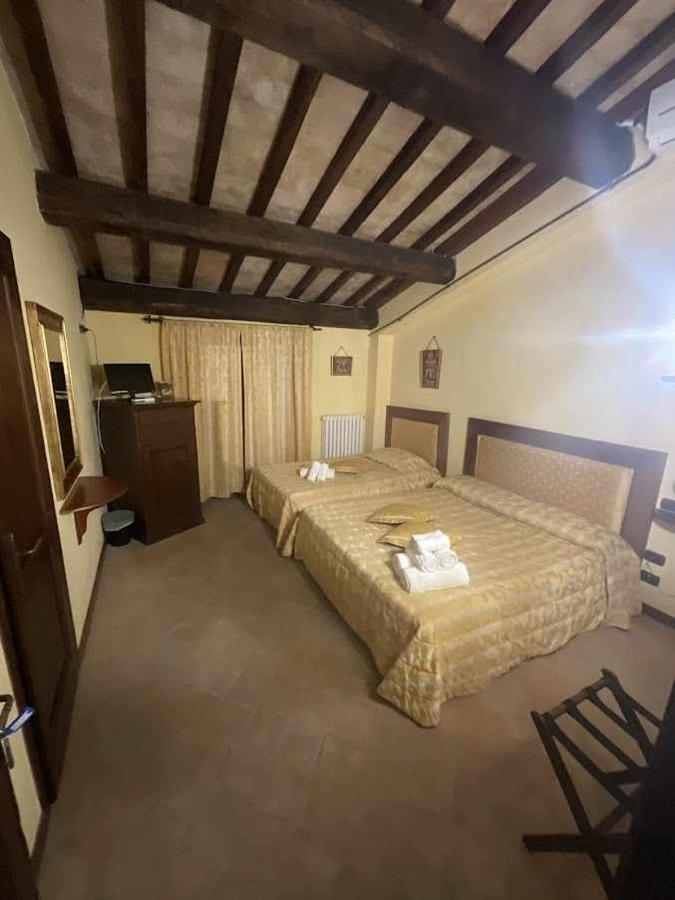 Residenza Collefiorito Lejlighedshotel Todi Værelse billede
